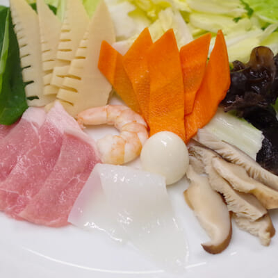 中華あんの魅力の一つが、たっぷりの具材